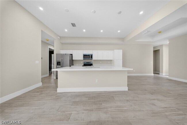 Building Photo - 1206 Moore Ave