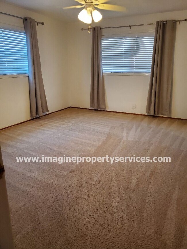 Building Photo - Charming Home For Rent