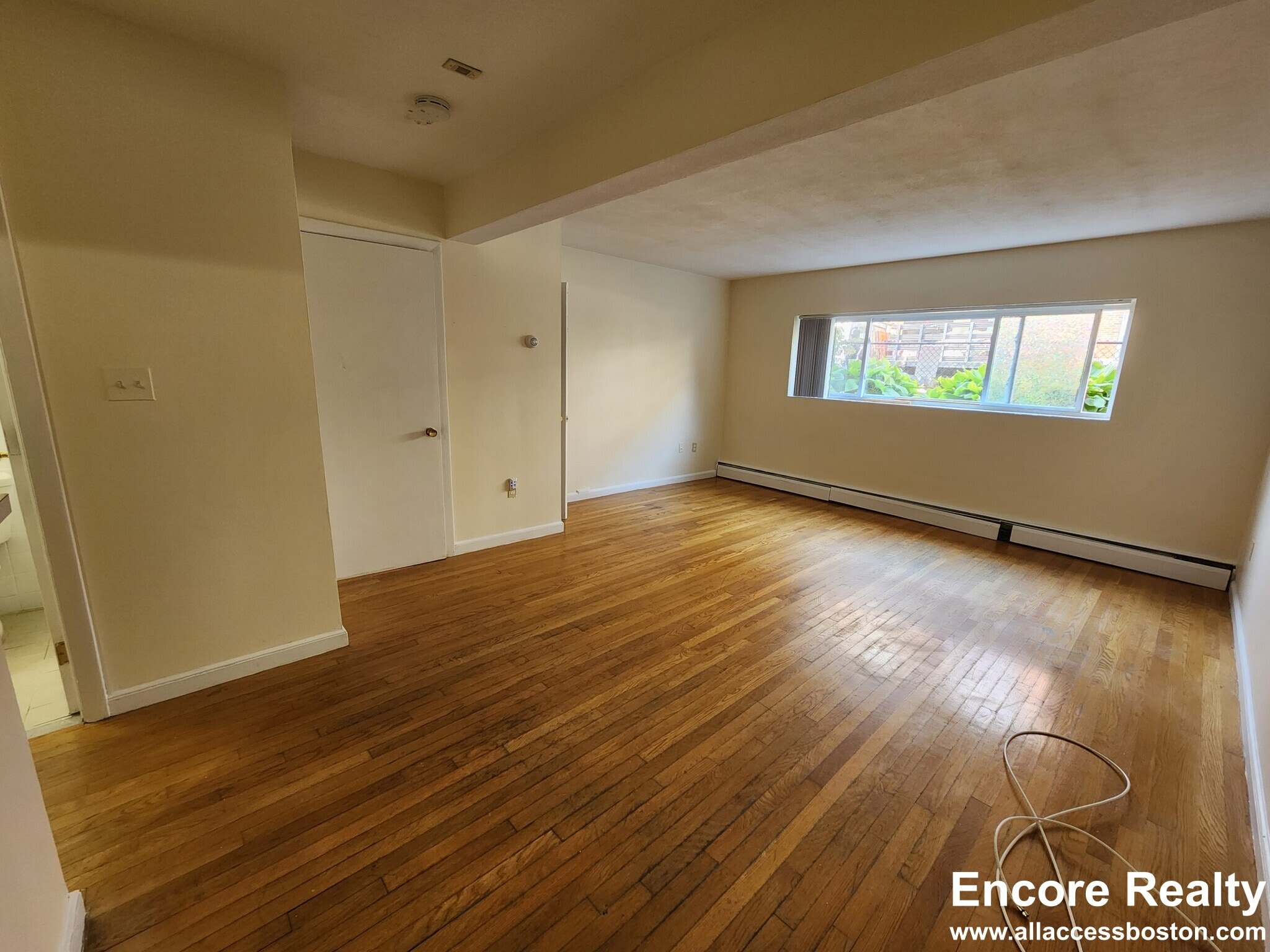 Building Photo - 34 Gardner St