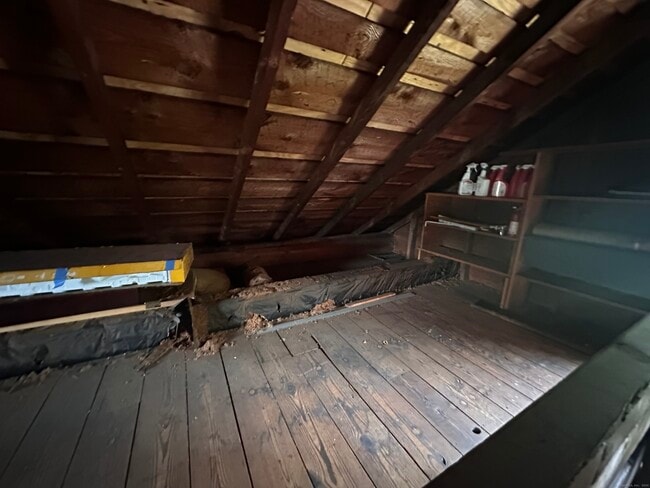 Building Photo - 260 Notch Hill Rd