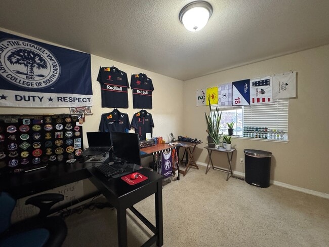 Building Photo - Beautiful 5 Bedroom home in Wellington