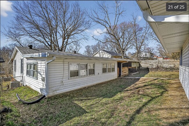 Building Photo - 3-Bedroom Home + Bonus Room in SE Springfield