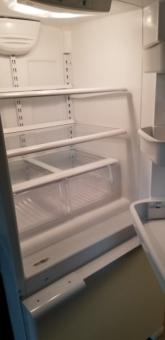 Building Photo - 3 bedroom, 2 bathroom home in well established neighborhood.