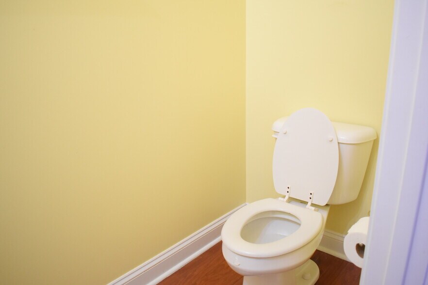 Building Photo - 1305 Wakefield Ct