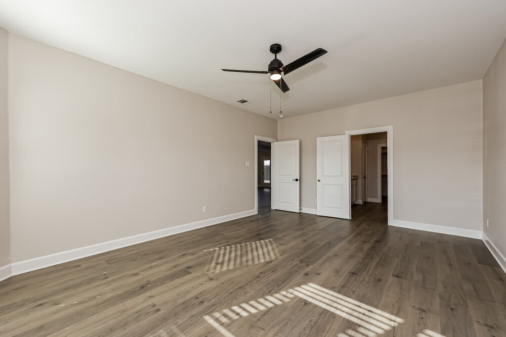Building Photo - 308 Live Oak Ln