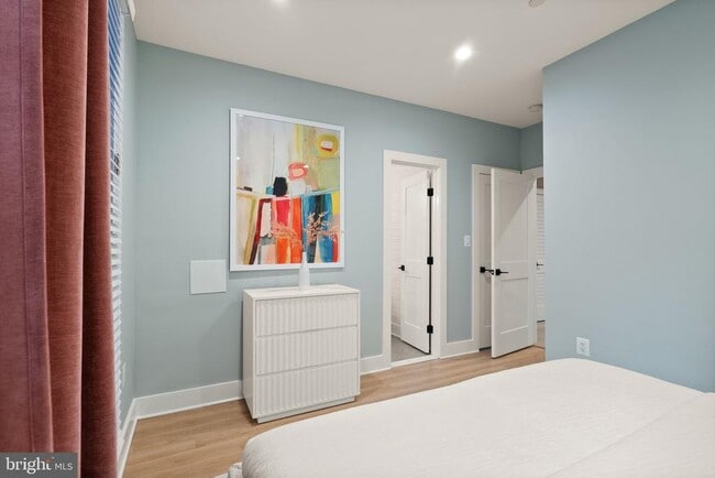 Building Photo - 1225 Park Rd NW