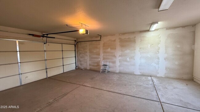 Building Photo - 25723 S Hawes Rd