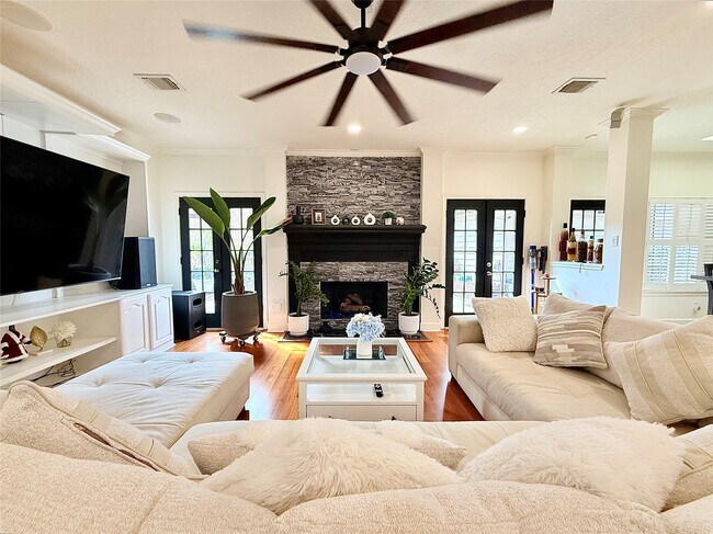 Building Photo - 16002 Garden Hill Ln