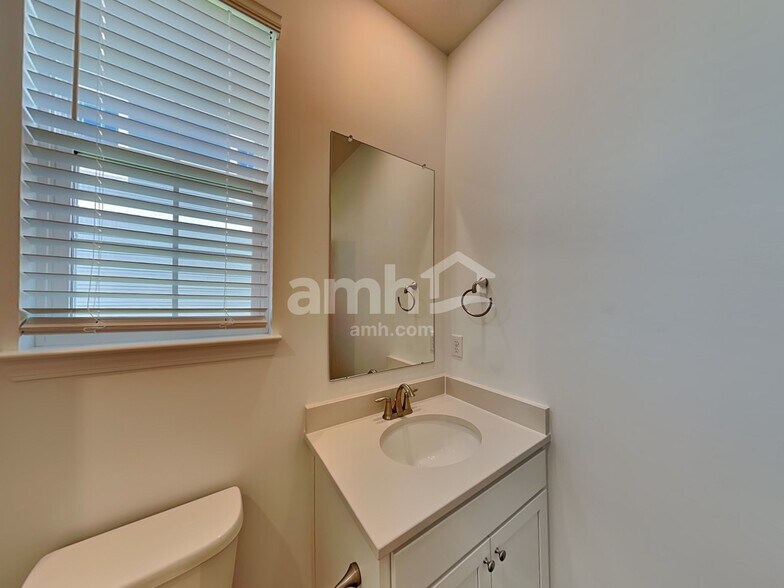 Building Photo - 8411 Northpoint Dr