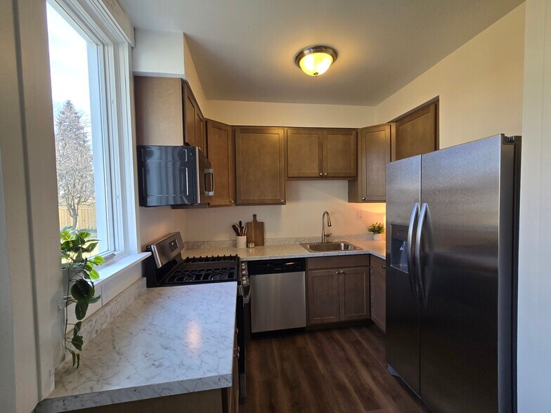 Building Photo - 100 Melvin Ave