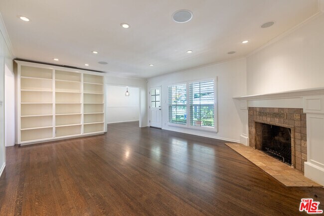 Building Photo - 11350 Albata St