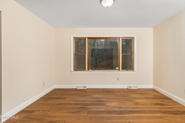 Building Photo - 3 Springwood Manor Dr