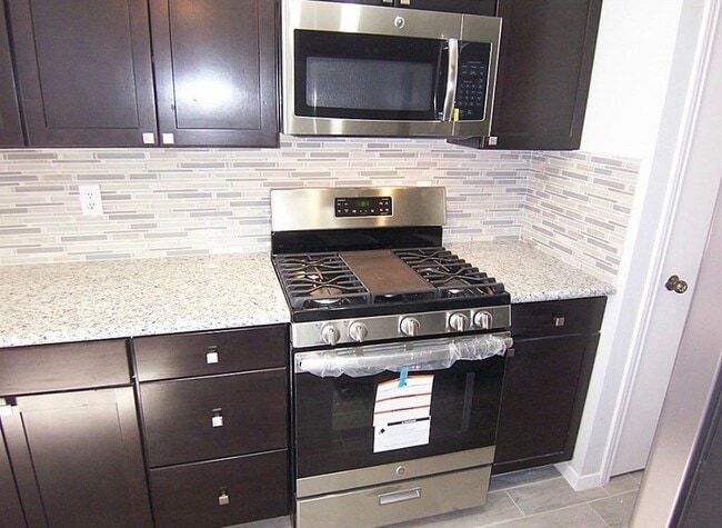 Building Photo - 1415 Grand Jct Dr