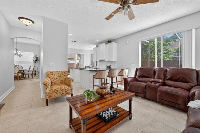 Building Photo - 1400 Holly Glen Run