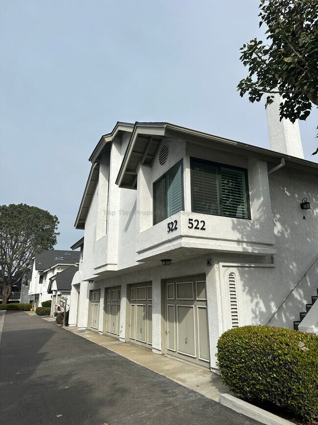 Building Photo - Beautiful 2 bed / 2.5 bath / 1,218 sqft Condo in Solana Beach - Available 01/26