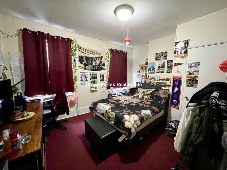 Building Photo - 15 Aberdeen St