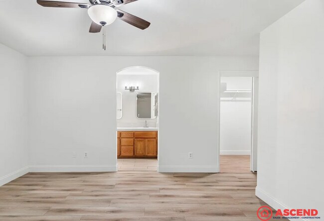 Building Photo - Spacious 4BD/2BA Home in Bakersfield (93312) – Garage, Fireplace & Pet-Friendly!