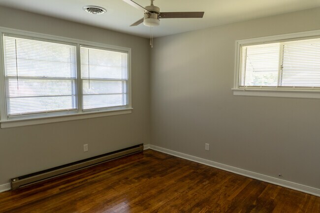 Building Photo - 510 N Foxhill Rd