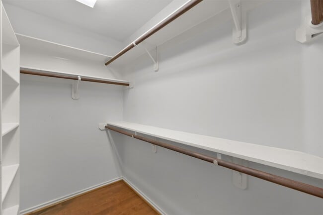 Building Photo - 166 Burgandy Vine Ct