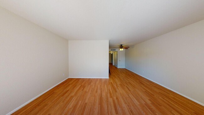 Building Photo - 1025 Valencia Dr SE