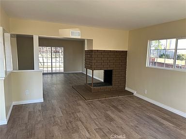 Building Photo - 154 E 39th St
