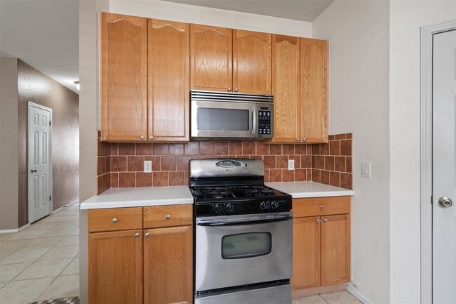 Building Photo - 2202 Bent Bow Dr