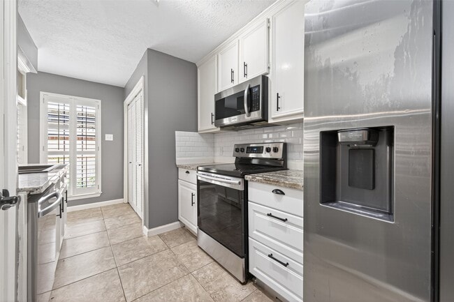 Building Photo - 6700 Richardson Rd