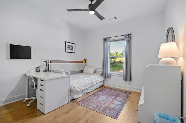 Building Photo - 45 Blairgowrie Dr