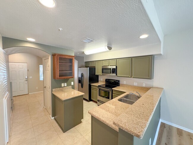 Building Photo - TWO STORY CONDO - RIMROCK/MONTEZUMA- BEAVE...