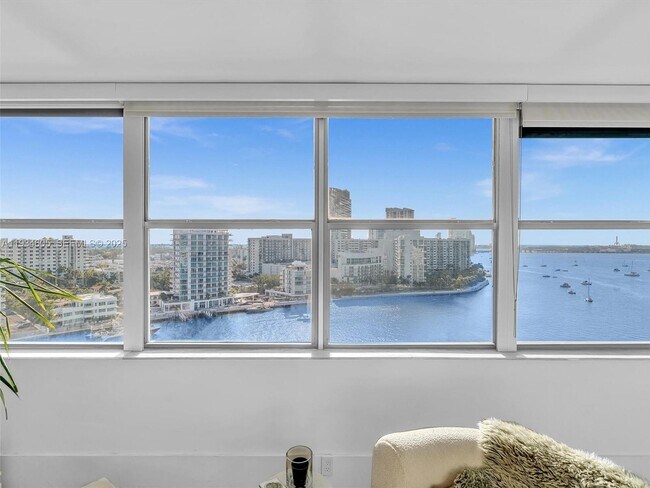 Building Photo - 20 Island Ave