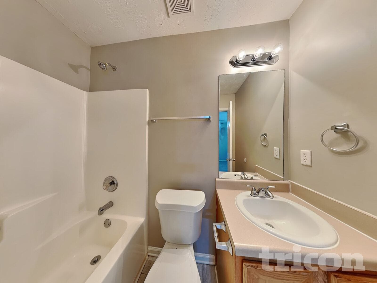 Building Photo - 517 Cathedral Dr
