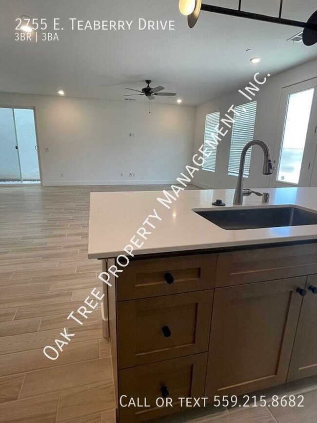 Building Photo - 2755 E Teaberry Dr