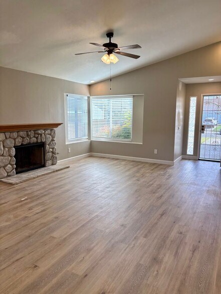 Building Photo - 612 Maybritt Cir