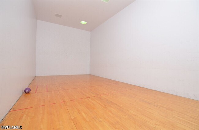 Building Photo - 1240 Wildwood Lakes Blvd