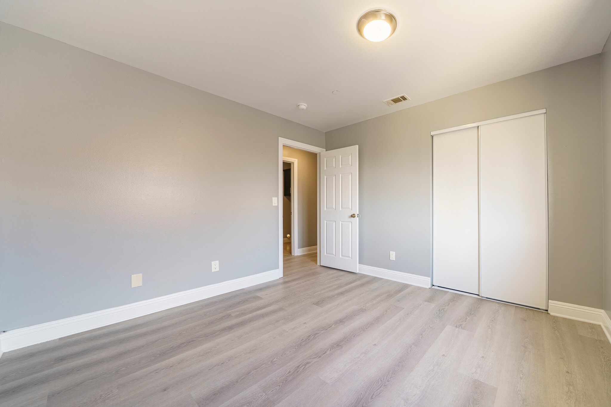 Building Photo - 238 W 46th St