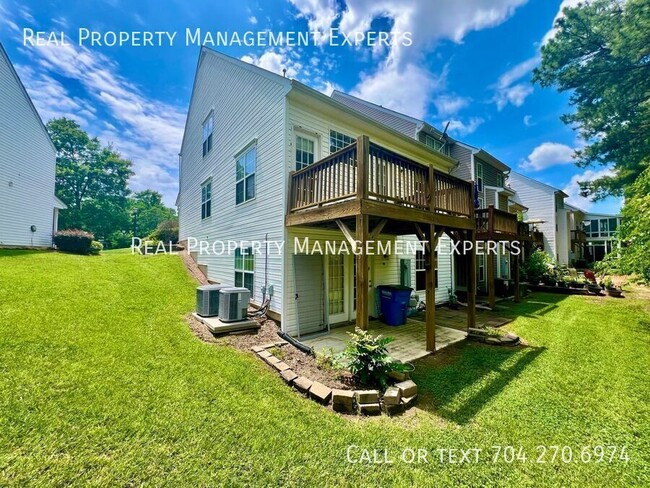 Building Photo - 840 Pelican Bay Dr