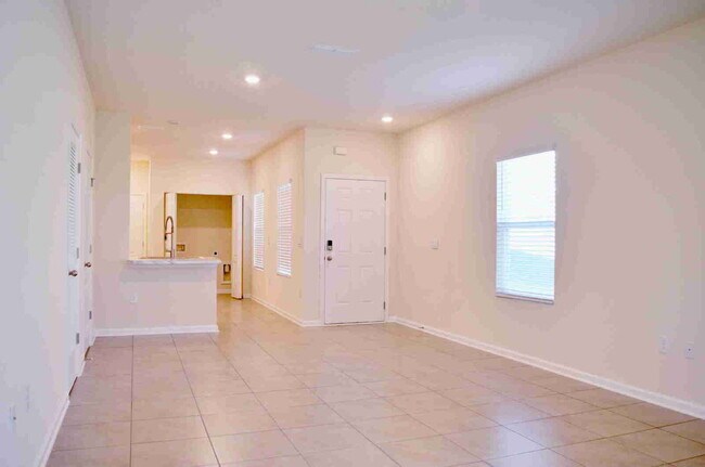 Building Photo - Stunning 3-Bedroom Townhome for Rent in Ba...