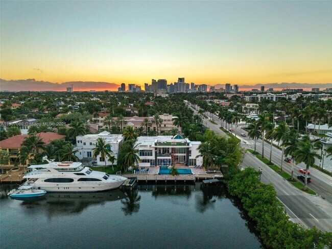 Building Photo - 300 Royal Plaza Dr