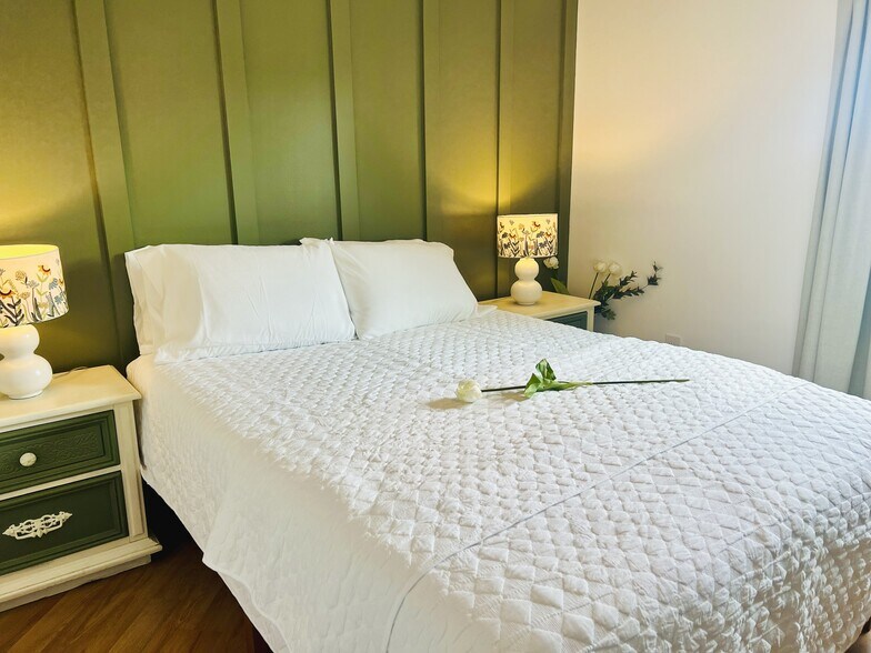 Building Photo - 816 5th St S