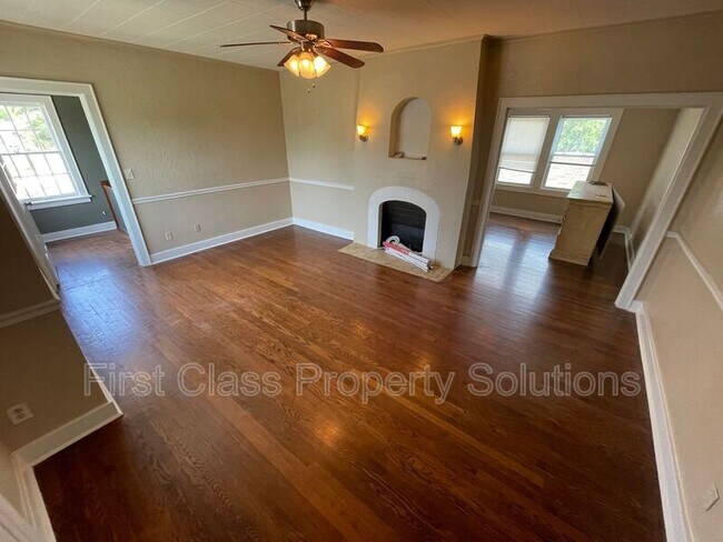 Building Photo - 3029 1/2 NW 12th St