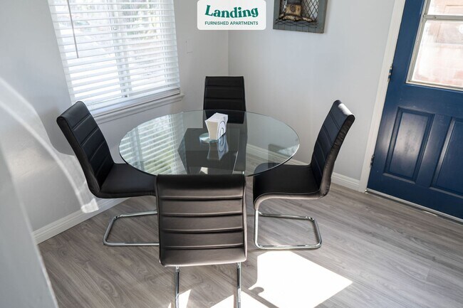 Building Photo - 1507 S Roosevelt Ave