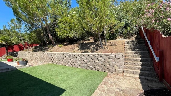 Building Photo - Martinez! Beautiful 5 bedroom 3.5 bathroom...