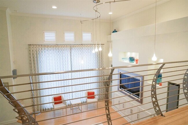 Building Photo - 505 Mandalay Ave