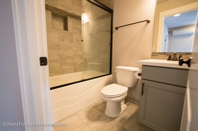 Building Photo - ADS457