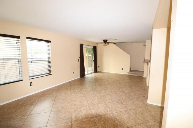 Building Photo - 342 W Paseo Celestial