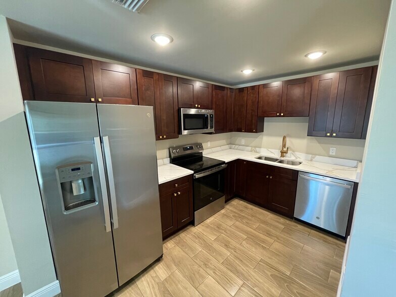 Building Photo - 2815 Jackson St