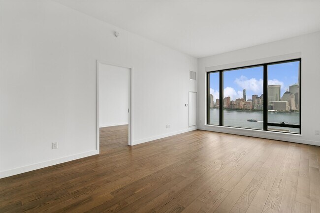 Building Photo - 99 Hudson St