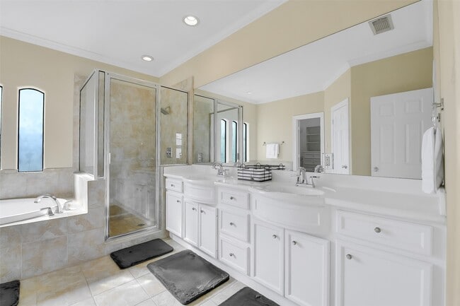 Building Photo - 1429 Utah St