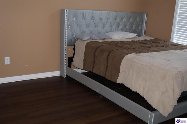 Building Photo - 101 Joy Ct