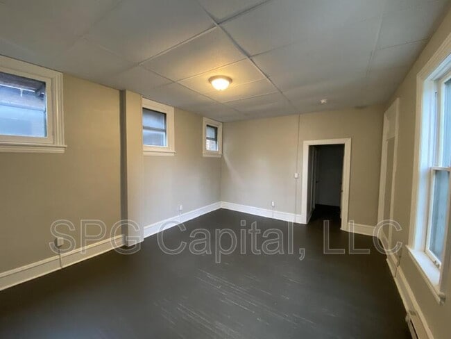 Building Photo - 120 Lincoln Way W